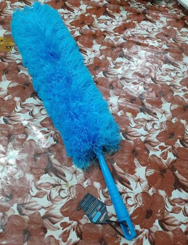 Microfibre hand duster for vehicles