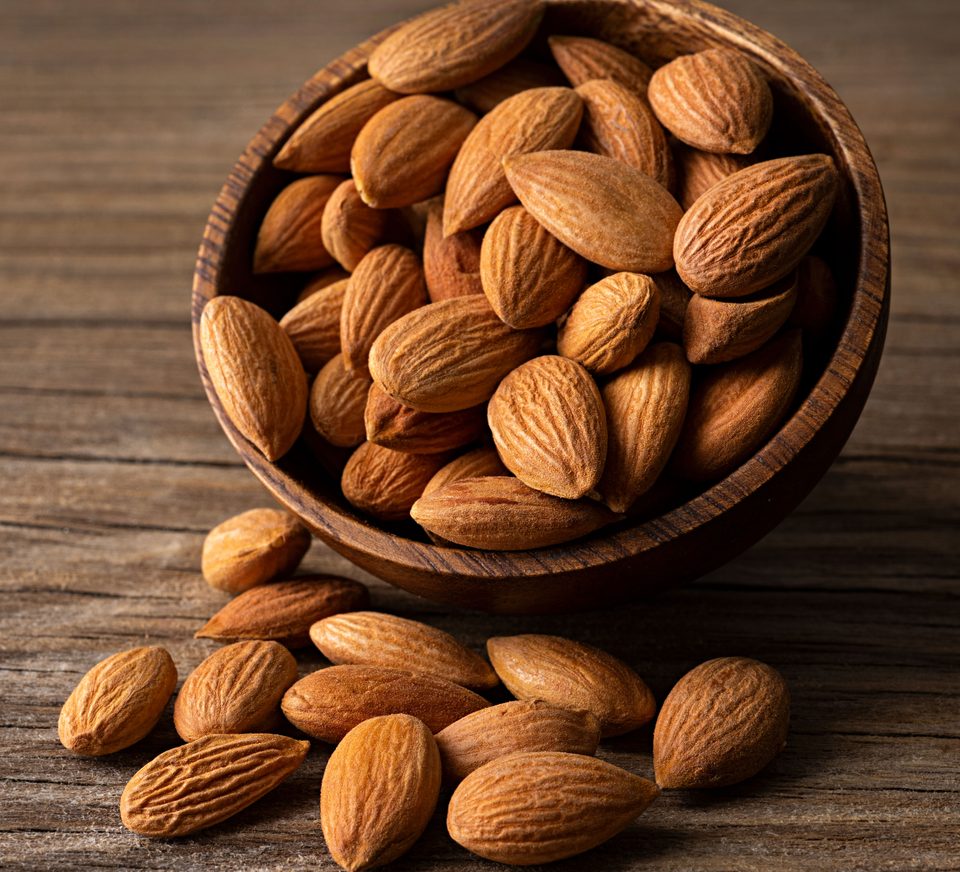 13 Potential Health Benefits of Almonds