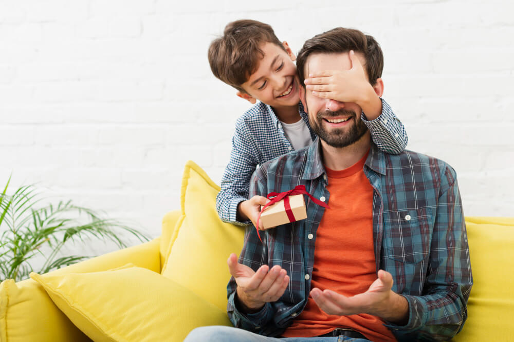 Give Some Unforgettable Moments Through Fathers Day Gifts