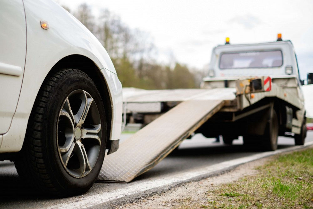 Common Breakdown Issues and Towing Services