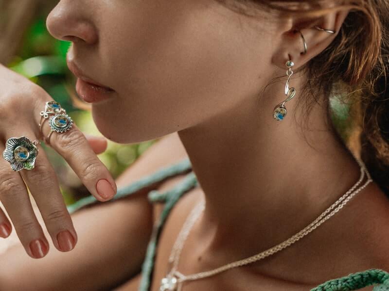 Get Lost in the Beauty of Cavansite: Discover the Best Jewelry Pieces for Your Collection