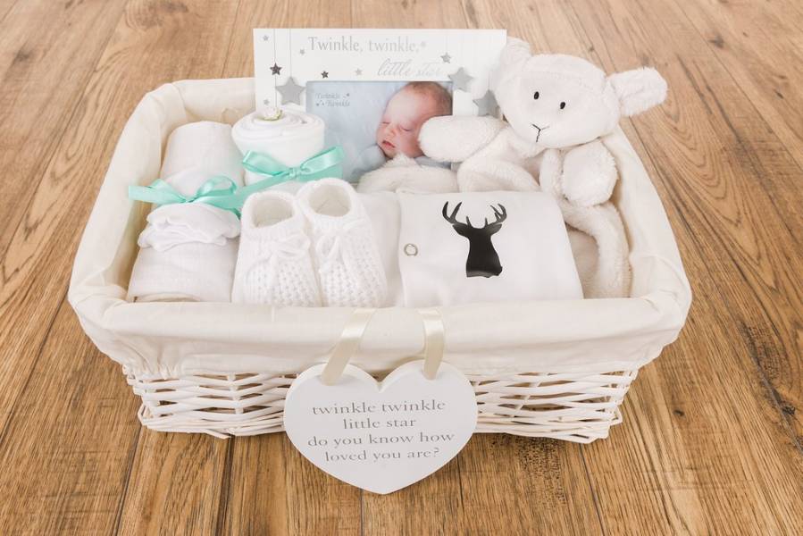 Natural and Organic Products for a Newborn Baby Gift Hamper