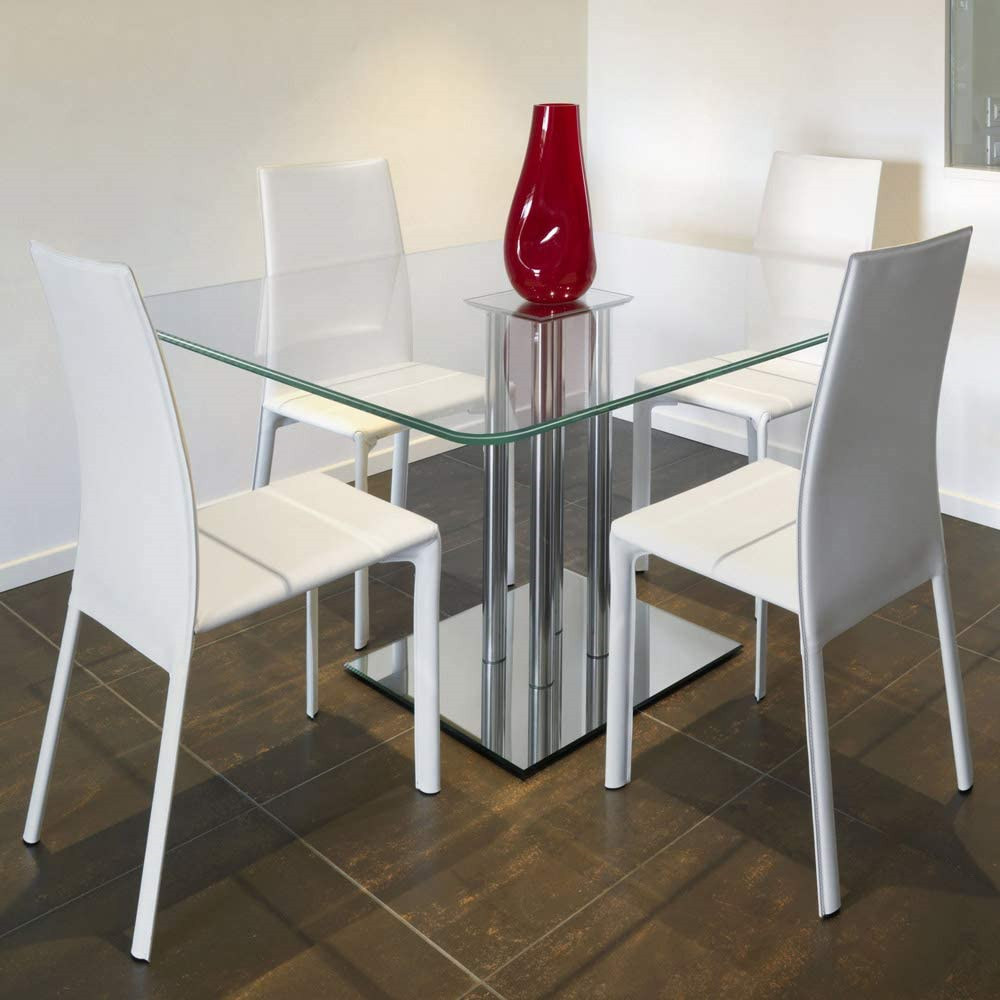 How Helpful Glass Table Tops Are to Enhance Beauty of Your Hotel or Home
