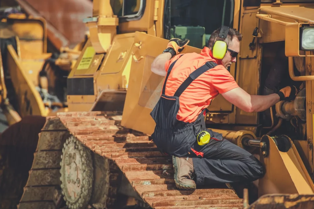 5 Questions to Ask Before Hiring Heavy Equipment Repair Services