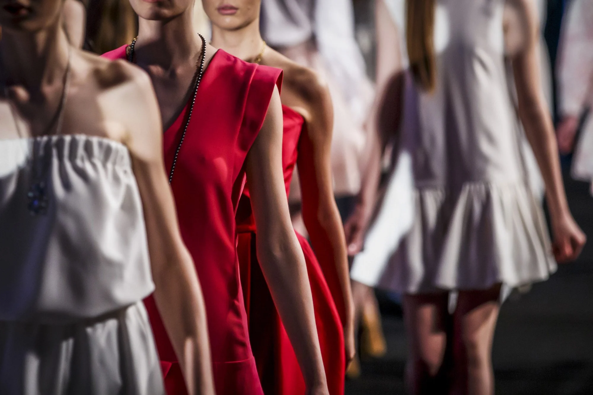 Outdated Fashion Trends in 2023: What We're Leaving Behind - Sohago