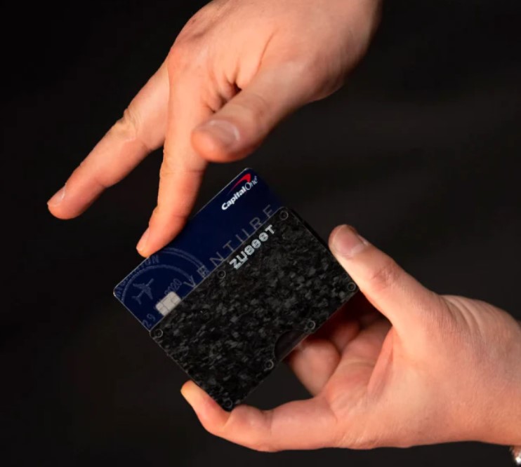 Carbon Fiber Wallet: A Sleek and Durable Choice for Modern Individuals