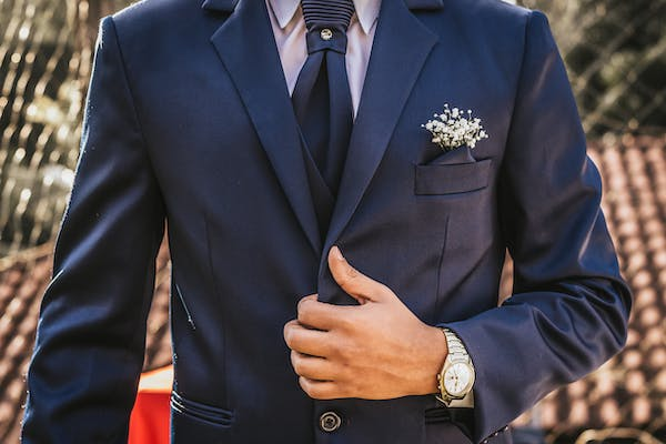 How to Find a Suit That Fits You Well: The Measurements, the Adjustments, and the Tricks
