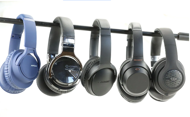 How to Select the Ideal Headphones for Remote Work and Virtual Interactions