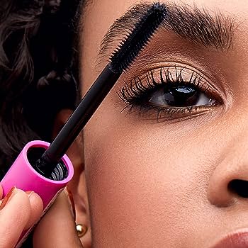 Mascara Magic: Unveiling the Beauty and Science of Luscious Lashes
