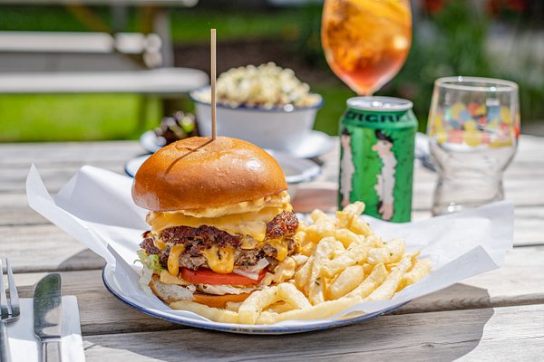 Best Burgers Within 5 Miles – Your Guide to the Most Delicious Patties Around