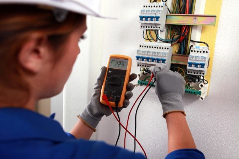 The Benefits of Professional Electrician Training Programs