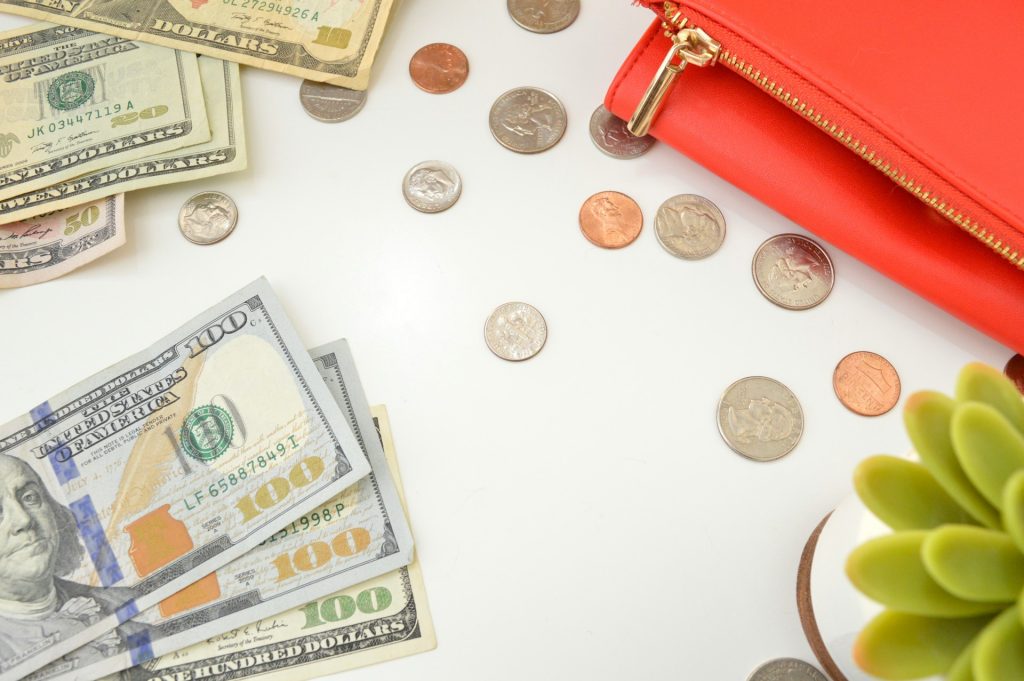 Mindful Spending Habits to Curb Impulse Buys and Money Stress