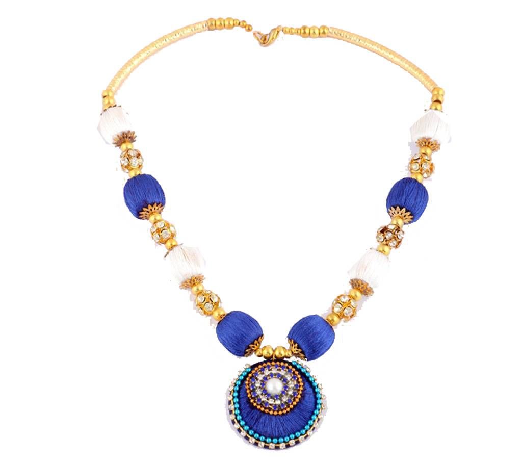 Silk thread necklace 