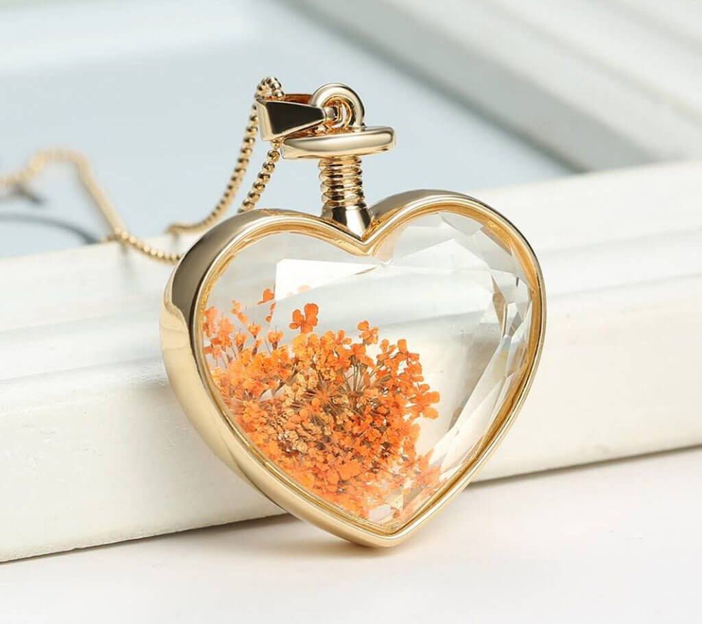 Heart Shaped Stone Setting Pendant For Ladies 