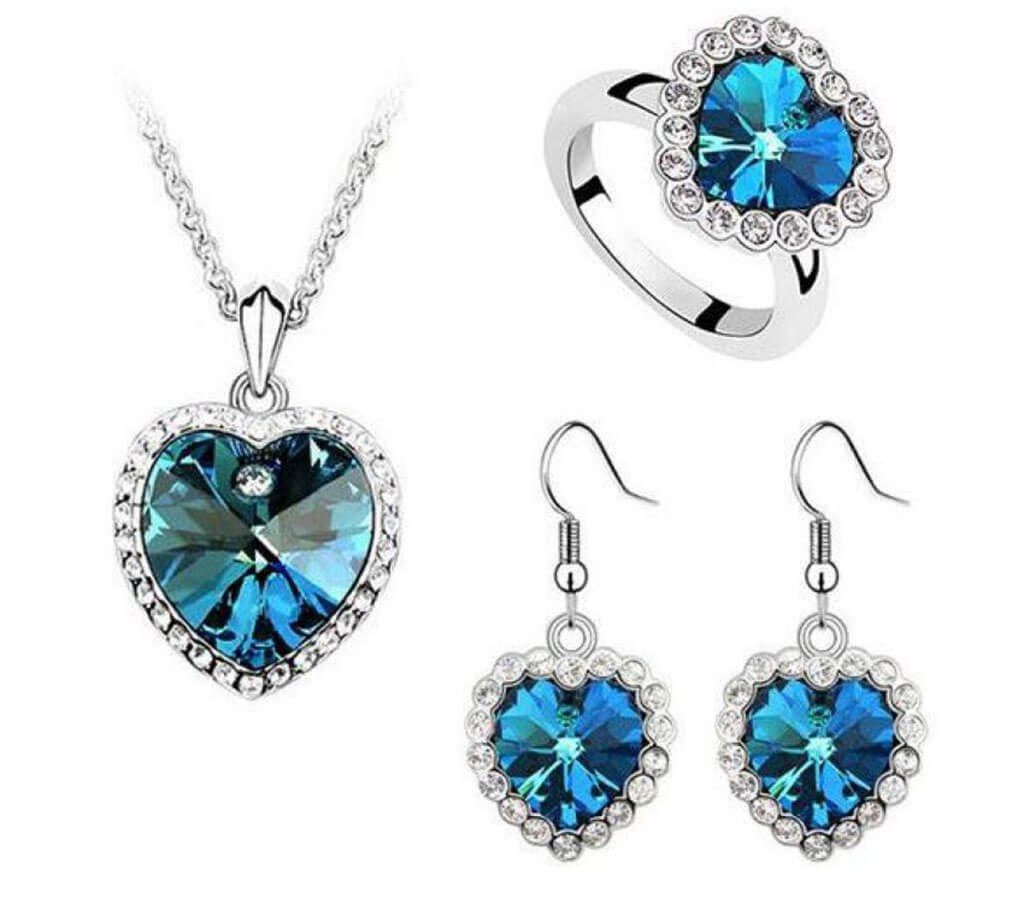 Titanic heart shaped jewellery set