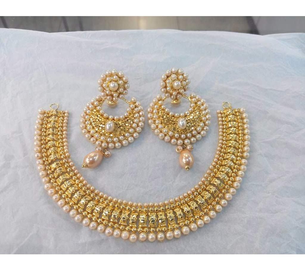 Gold plated pearl setting necklace set