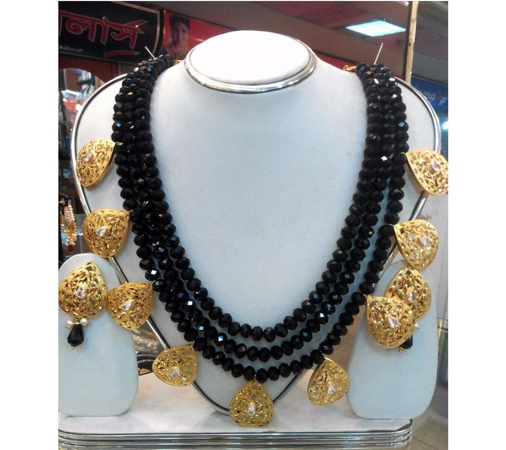 Gold plated black beads setting necklace set