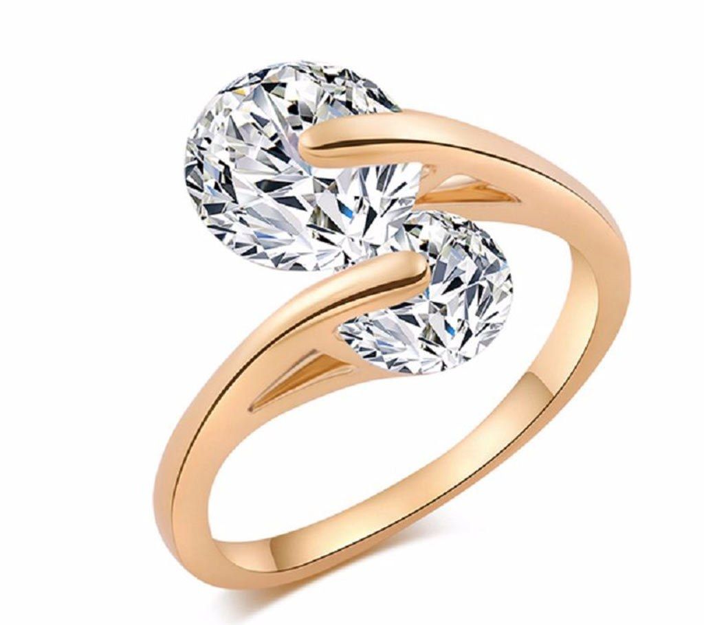 White Stone Setting Finger Ring