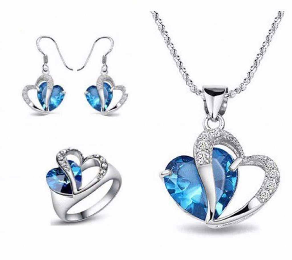 Heart shaped jewellery set