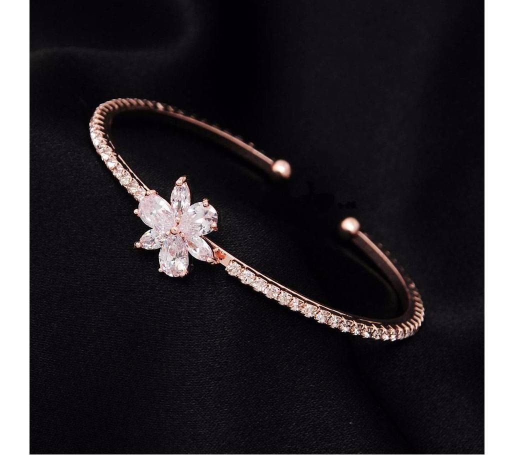 Crystal flower bracelet