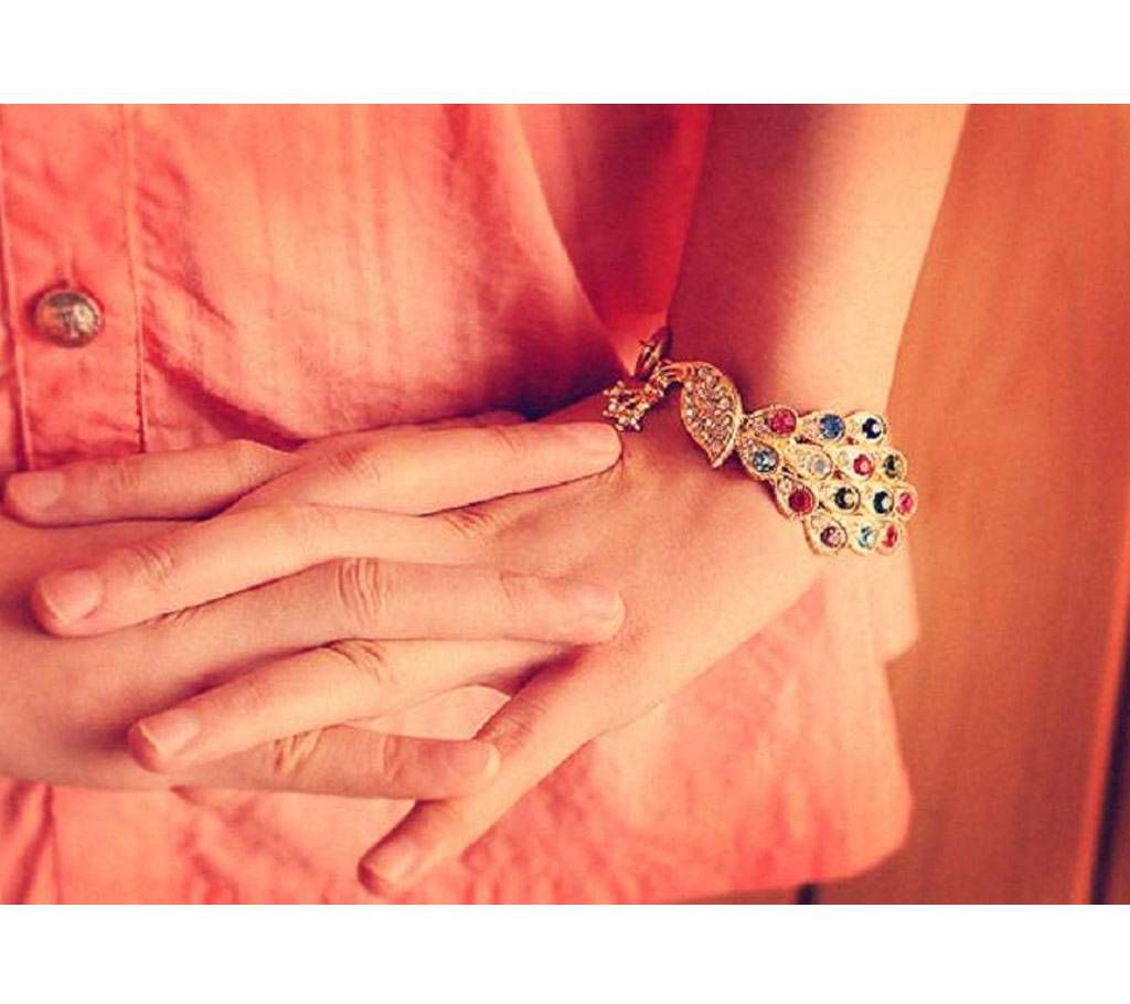 Vintage gold crystal peacock shaped bracelet