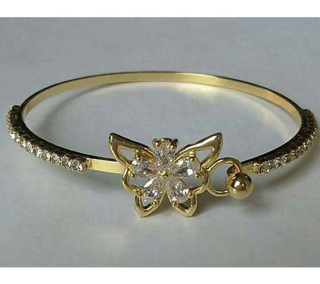 Butterfly shaped white stone setting bracelet 