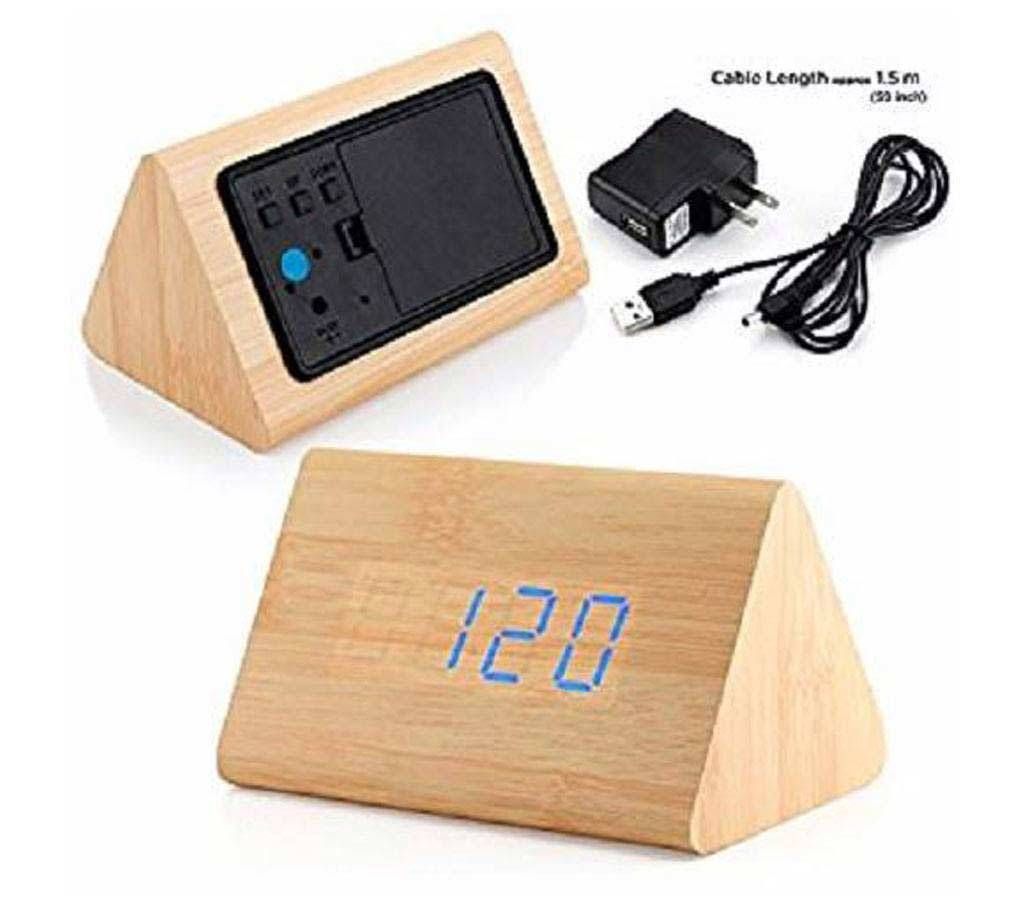 wood made table clock 