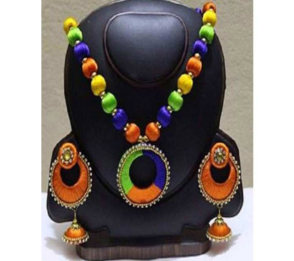 Silk yarn necklace with earrings 