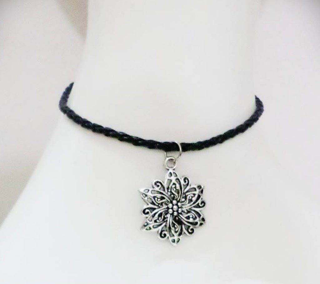 Black velvet choker necklace