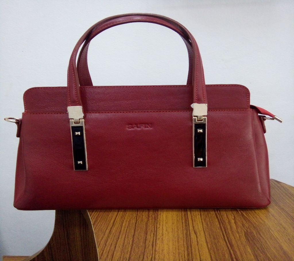 Striking Design Leather Bag for Woman