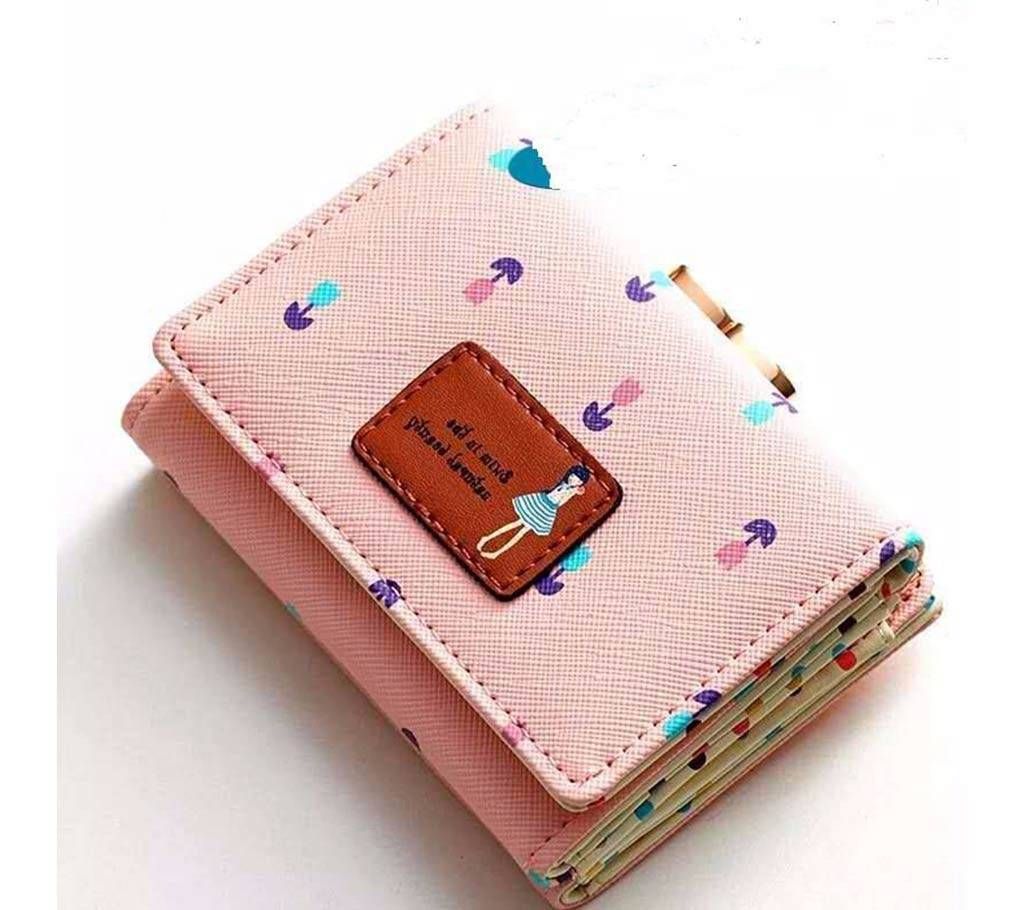Square shaped ladies purse 