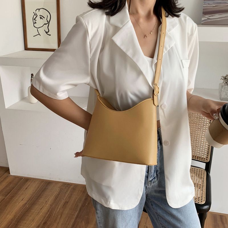 PU Leather Women's Messenger Bag Fashion Luxury Retro One Shoulder Bucket Bag Travel Leisure Handbag Yellow