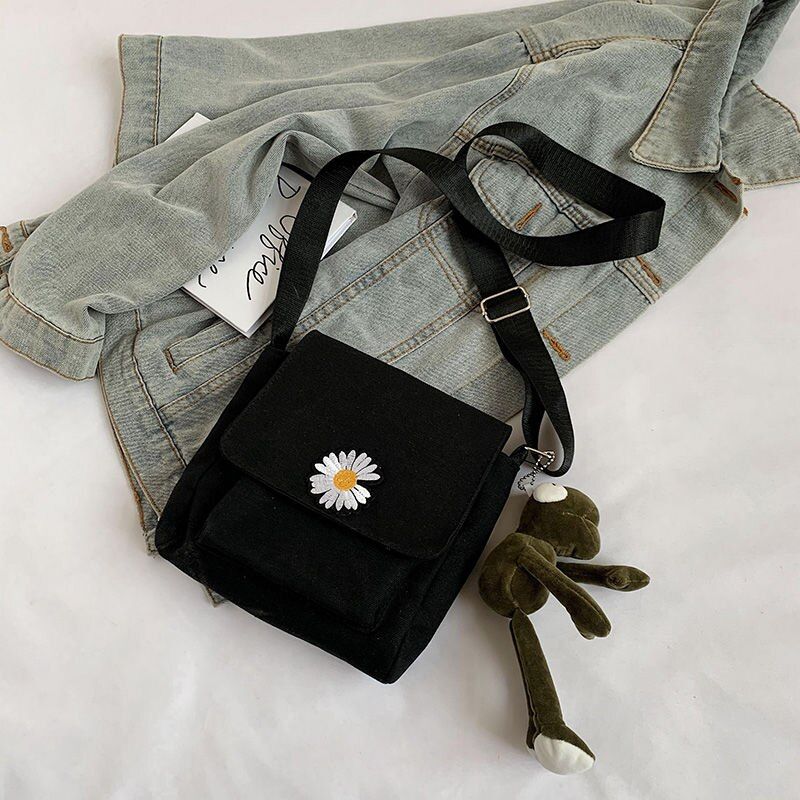 Small Daisy Women Canvas Shoulder Bags Fashion Ladies Crossbody Messenger Bag Daily Use Girls Student Pouch with Frog Pendant