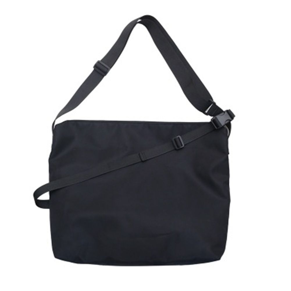 Unisex Shoulder Bag  Waterproof Casual Sports Messenger Bag Fashion Messenger Bag Black