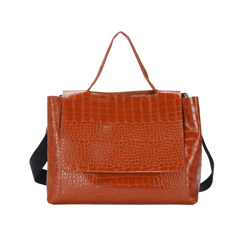IELGY large-capacity crocodile pattern retro soft surface simple diagonal bag