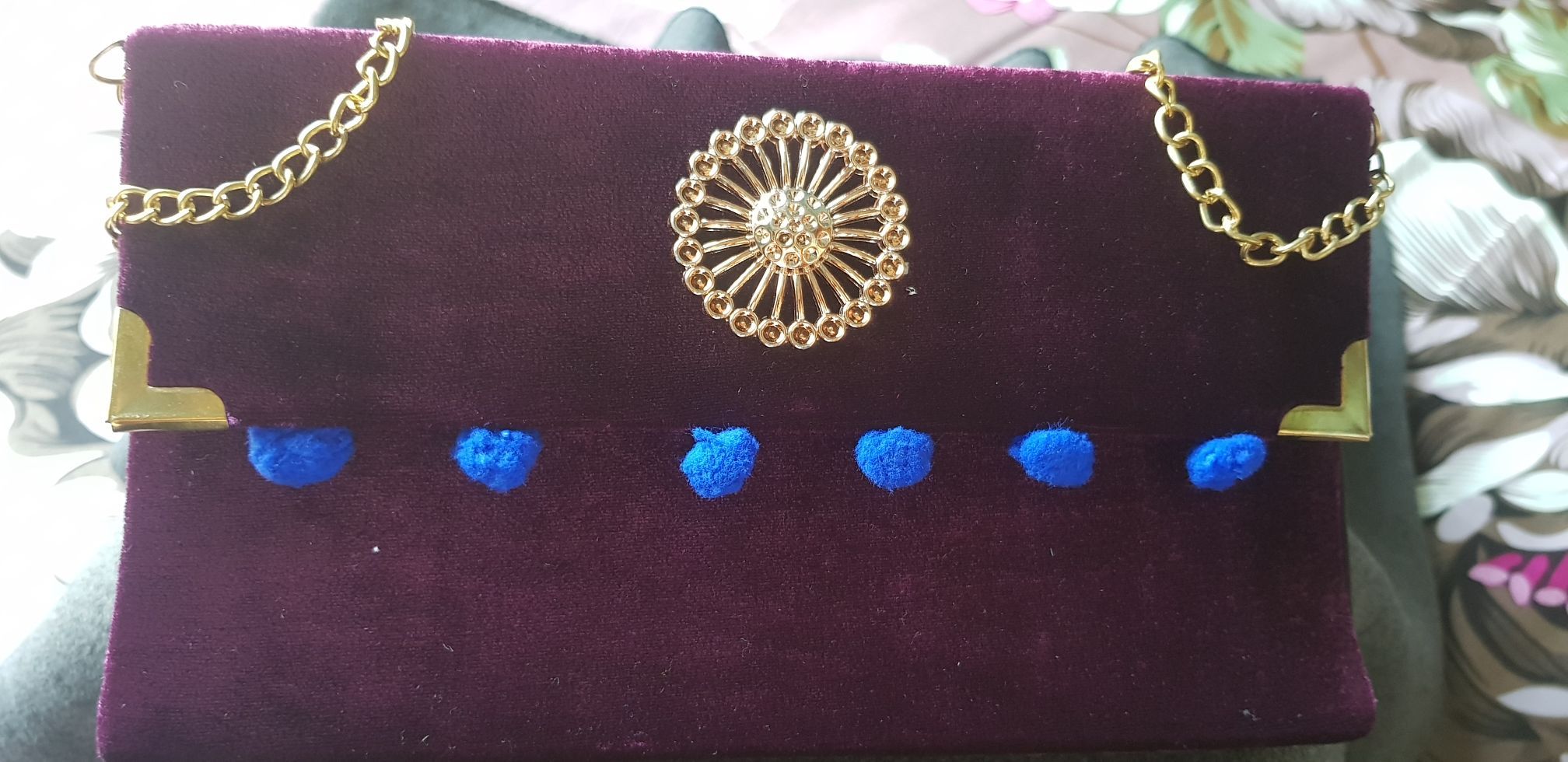 Velvet Chain Shoulder Bag Cum Purse