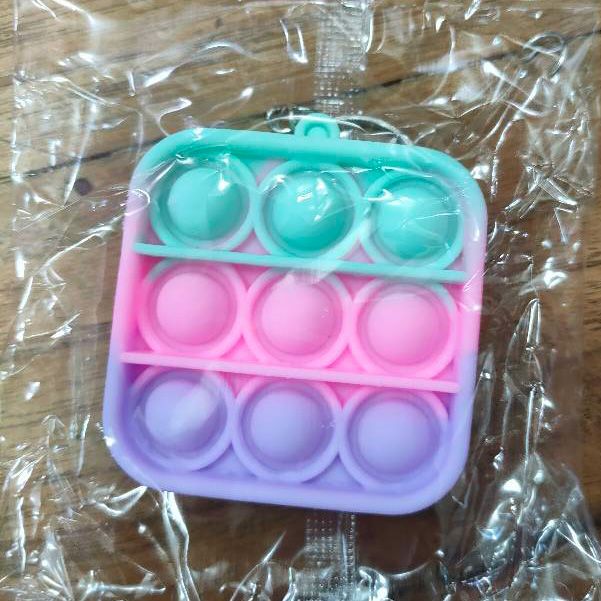 keychain Push Pop Bubble Fidget Sensory key ring, Silicone Puzzle Game Toys Squeeze Sensory keyring