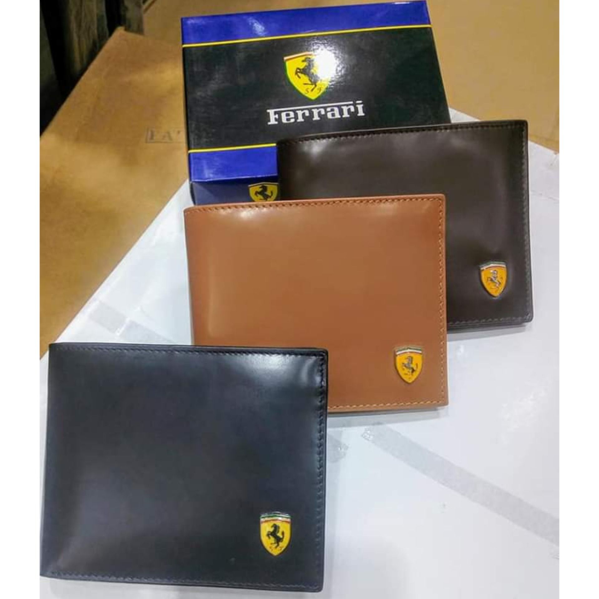 Origin fashionable Man's Wallet Pure Leather Ferari Wallet For Men stylish fashionable cow leather wallet (Money Bag)