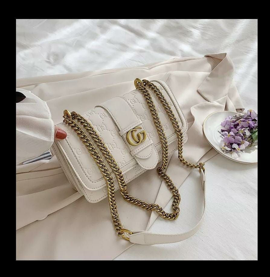 2021 New Net Red Chain Bag Texture Fashion Female Bag Shoulder Messenger Bag Female Wild Small Square Bag(WHITE)