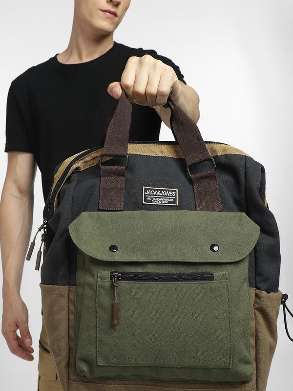 Medium 30 L Backpack 264149002  (Multicolor)