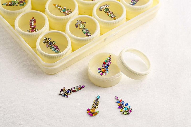 BEAUTY GOLD Bindi Box Long Multicolored Crystal Bindis Bridal face . Forehead Multicolor Bindis  (Fancy Design)