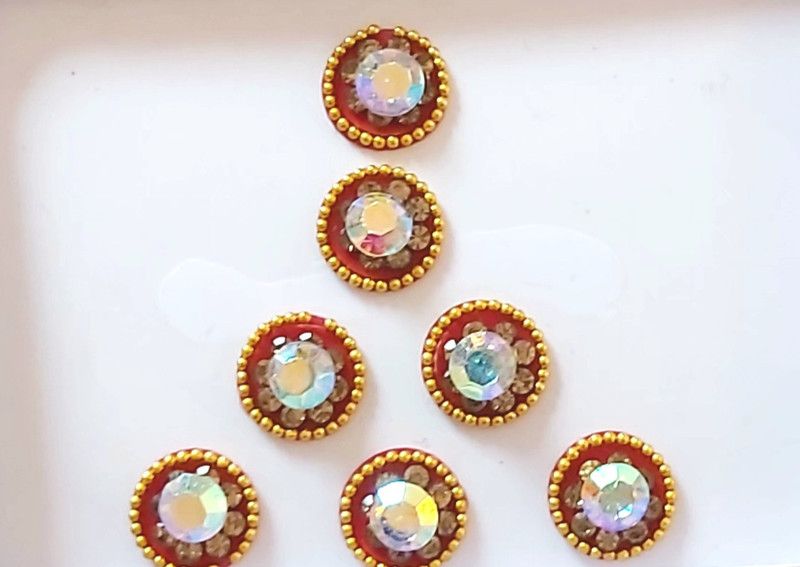 QUBIX New Best Bindi Combo Pack 10 flaps Multicolors Bindi SB97 For head Multicolor Bindis  (stone bindi)