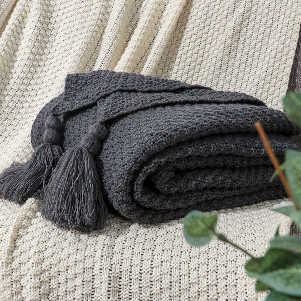 Handmade Knitted Blanket Soft and Warm Blanket for Office and Home Comfortable Beds Sofa Blanket 1.3 x 1.7m