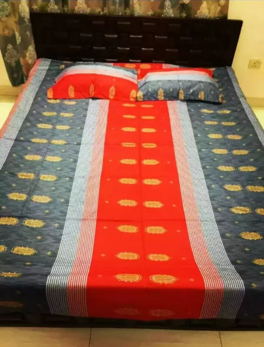 Exclusive Double Size Cotton Bedsheet With  Two Pillow Covers (7.5 X 8.5 Feet) - Multicolor