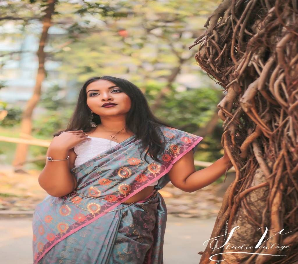 Moyurkonthi Rajsahi Silk Ash