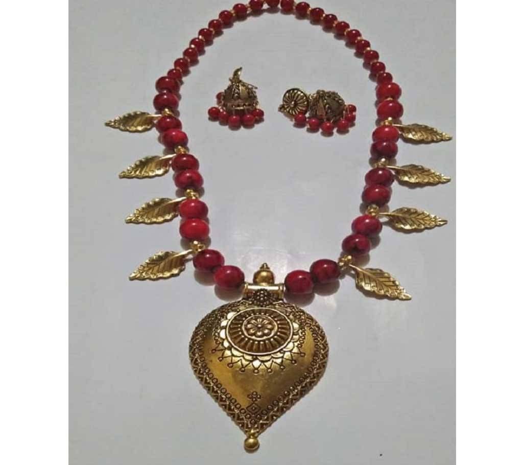 Necklace with ear ring set