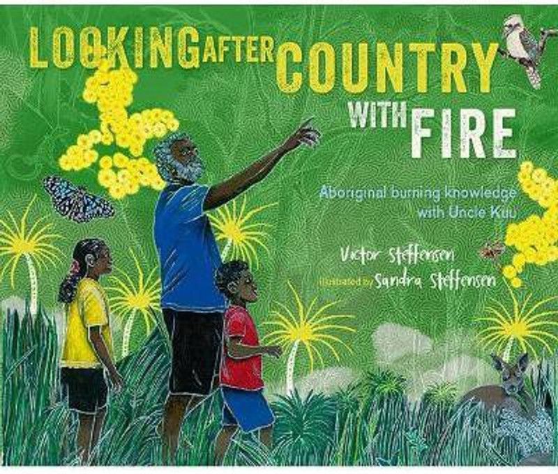 Looking After Country with Fire  (English, Hardcover, Steffensen Victor)