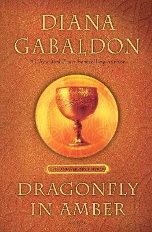 Dragonfly in Amber (25th Anniversary Edition)  (English, Hardcover, Gabaldon Diana)