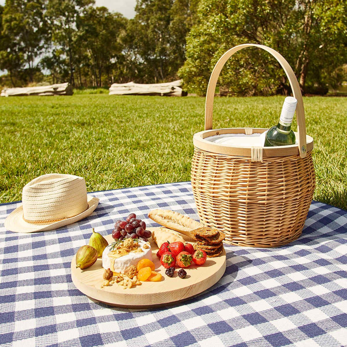 Picnic Basket with Serving Board