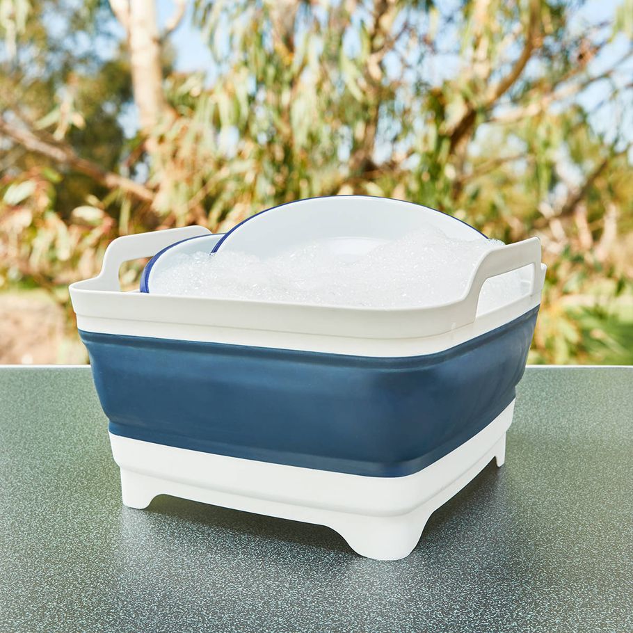 Collapsible Sink with Plug